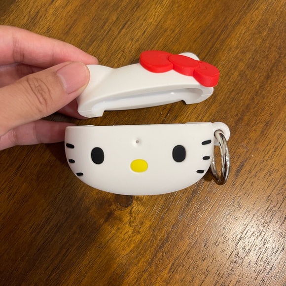 Hello kitty AirPod case - Picture 4 of 4